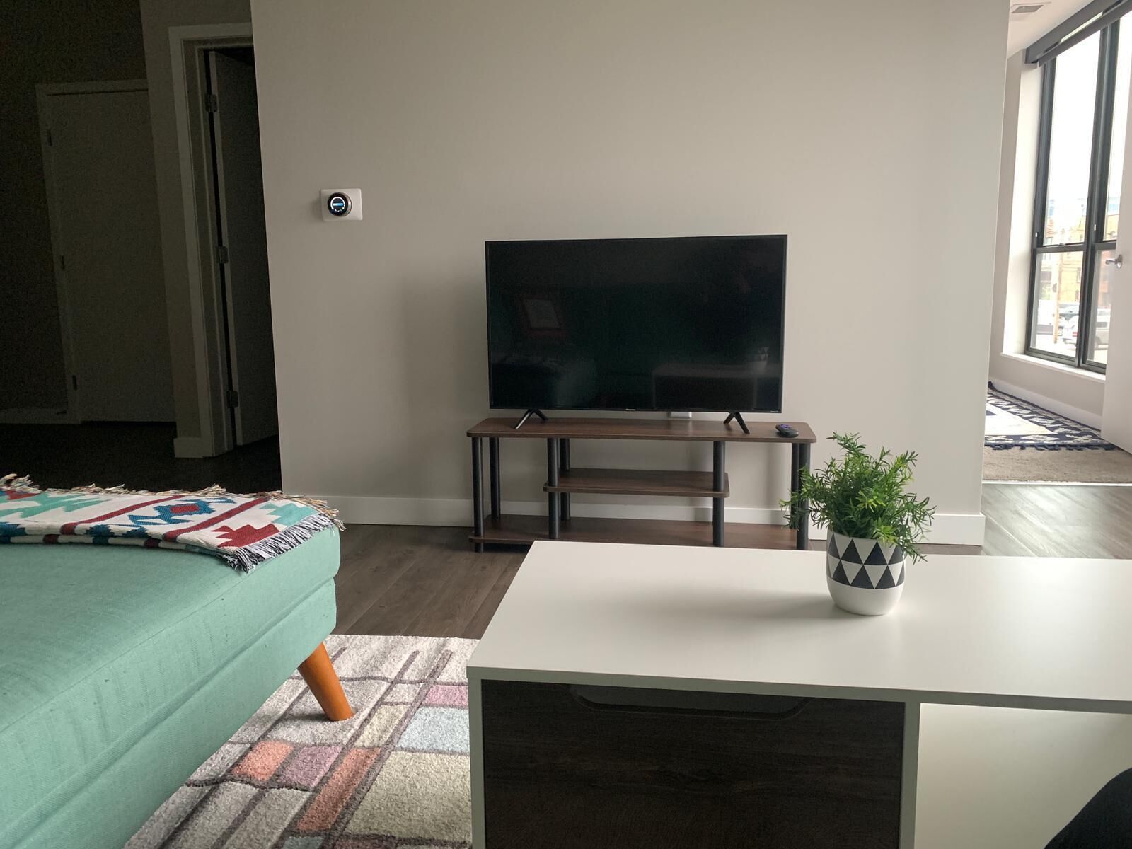 Contemporary 1BD/1BA + Pool - Downtown Des Moines