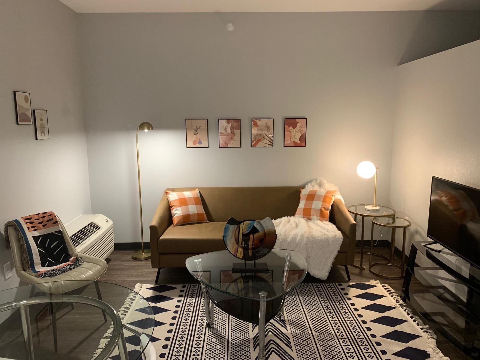 Bright 1BD/1BA + Rooftop - Downtown Des Moines