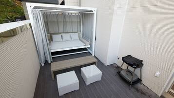 Family Room | Terrace/patio