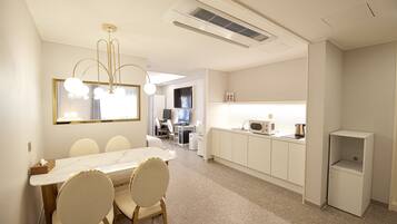 Family Room | 1 bedroom, premium bedding, individually decorated
