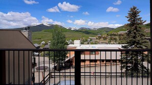 Unclassified image, 5 of 26, button - Sagebrush, Ski in/out, hot tub, dog friendly (Gunnison)