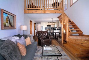 TV, fireplace, offices - Sagebrush, Ski in/out, hot tub, dog friendly (Gunnison)