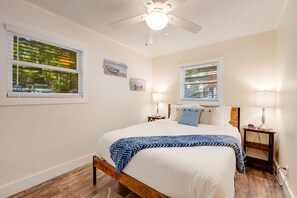 2 bedrooms, iron/ironing board, travel cot, free WiFi