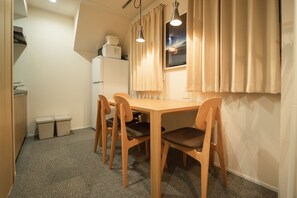 In-room dining - Vieuno Stay Hakata 1 (Fukuoka)