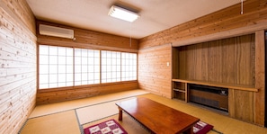 Traditionele kamer, niet-roken (Japanese style 10 tatami mat) | Een bureau, gratis wifi, beddengoed