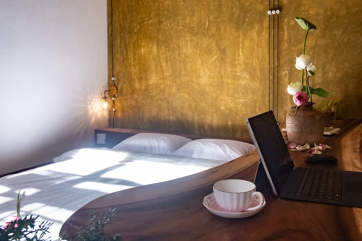 Doppia Signature | Minibar, una scrivania, postazione laptop, tende oscuranti