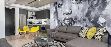 Comfort Apartment | Living area | Flat-screen TV