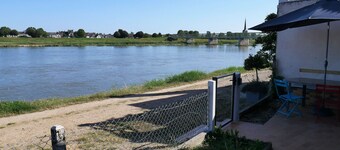 Charming House for 6 in St Père-sur-Loire, Loire View