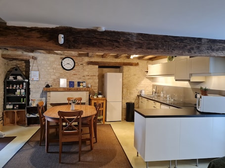 Fridge, microwave, dishwasher. Charming Renovated House with Private Entrance Near Fontainebleau