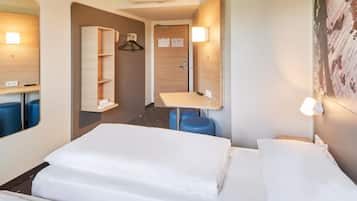 1 bedroom, desk, soundproofing, free WiFi