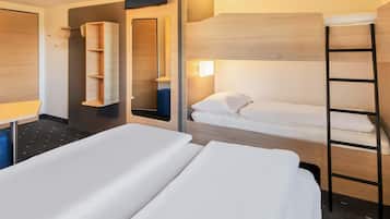 Schreibtisch, schallisolierte Zimmer, kostenloses WLAN, Bettwäsche