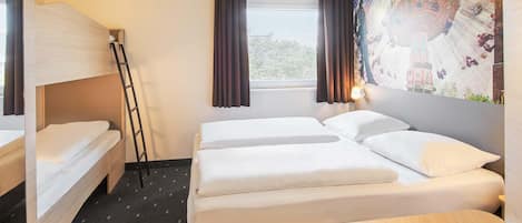 Schreibtisch, schallisolierte Zimmer, kostenloses WLAN, Bettwäsche