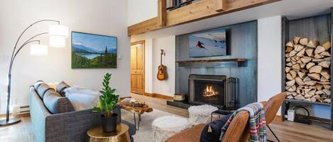 Smart TV, fireplace, DVD player