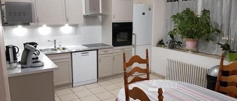 Fridge, microwave, dishwasher, toaster