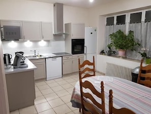 Fridge, microwave, dishwasher, toaster