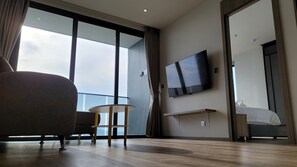 컴포트 아파트 | 거실 공간 | 평면 TV