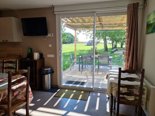 Gîte 5 pers au calme avec grande terrasse, près de Meung-sur-Loire et circuit des Châteaux de la Loire