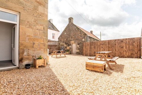 No 67 Leuchars (Nr St Andrews) Free Parking - Pet Friendly