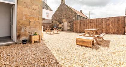 No 67 Leuchars (Nr St Andrews) Free Parking - Pet Friendly