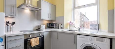 Fridge, microwave, oven, stovetop