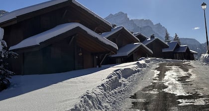Spacious 4-Room Chalet for 8: Wi-Fi, Parking, Near Spa & Ski Bus