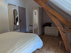 2 bedrooms, free WiFi, bed sheets