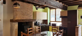 Cozy Cottage near Loire Valley Castles & Sologne, Sleeps 4, Private Terrace, Parking Included