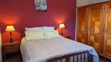 3 bedrooms, travel cot, free WiFi