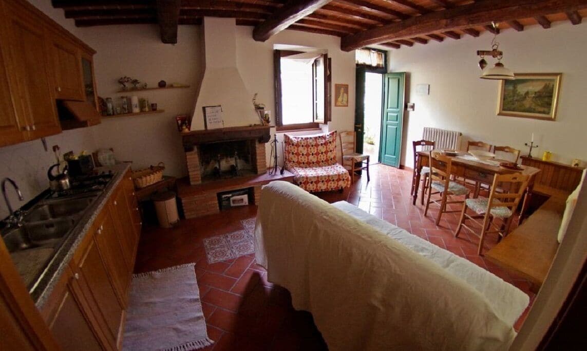 TV, caminetto, tavolo da ping pong