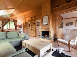 Flat-screen TV, fireplace