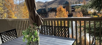 Bonne Vie 2233 in the Heart of Elkhorn with Resort Amenities