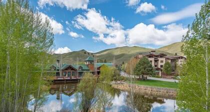 Bonne Vie 2233 in the Heart of Elkhorn with Resort Amenities