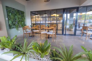 تناول الطعام