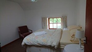 Ferienhaus | 4 Schlafzimmer, Bügeleisen/Bügelbrett, kostenloses WLAN, Bettwäsche