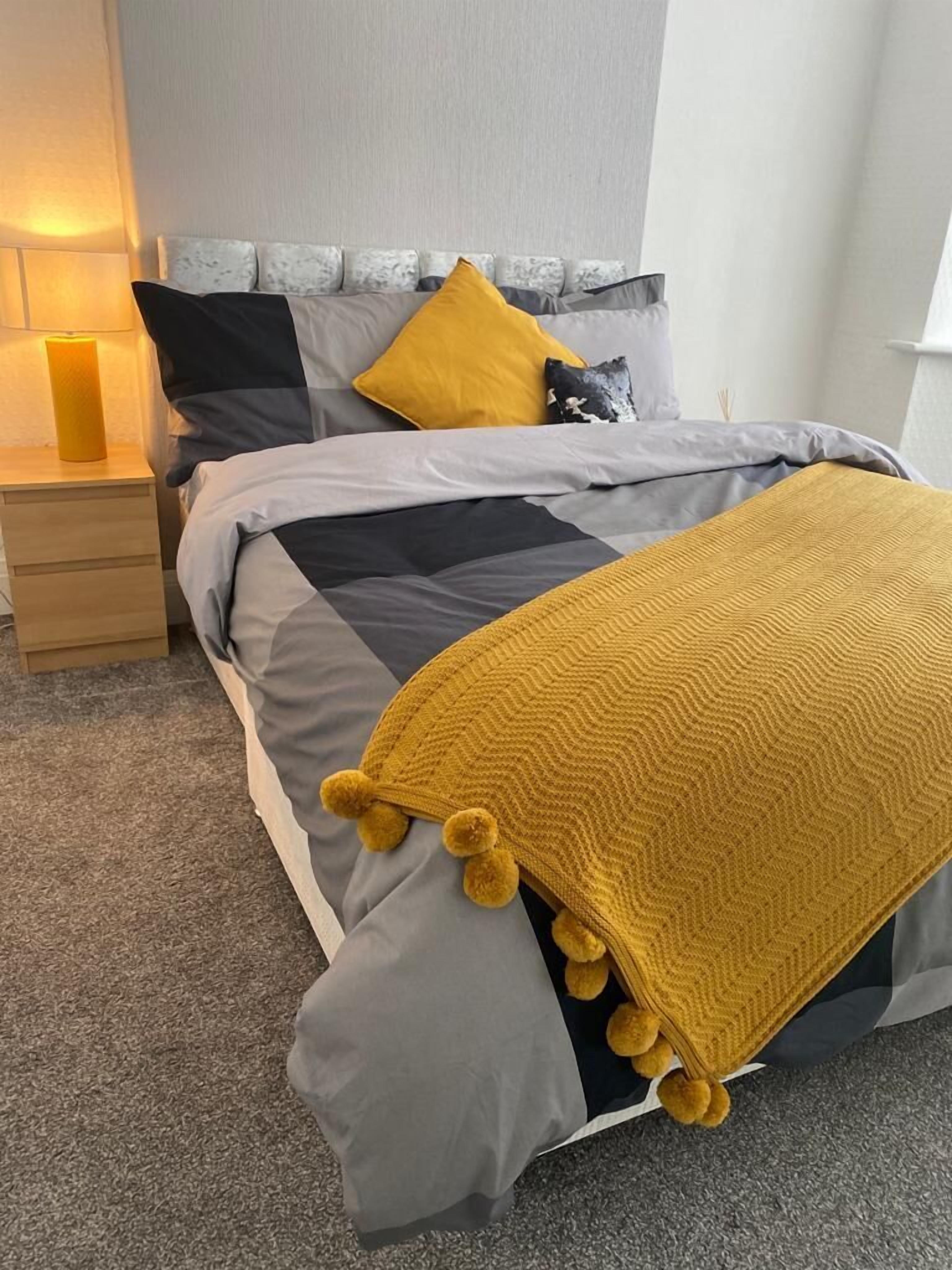 House, Multiple Beds | 5 bedrooms, iron/ironing board, travel crib, free WiFi