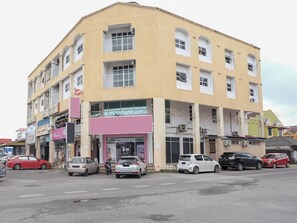 Exterior - OYO 90120 Mi Hotel Dungun (Dungun)