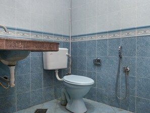 Quarto casal luxo | Banheiro | Chuveiro, produtos de toalete grátis, bidê, toalhas de banho