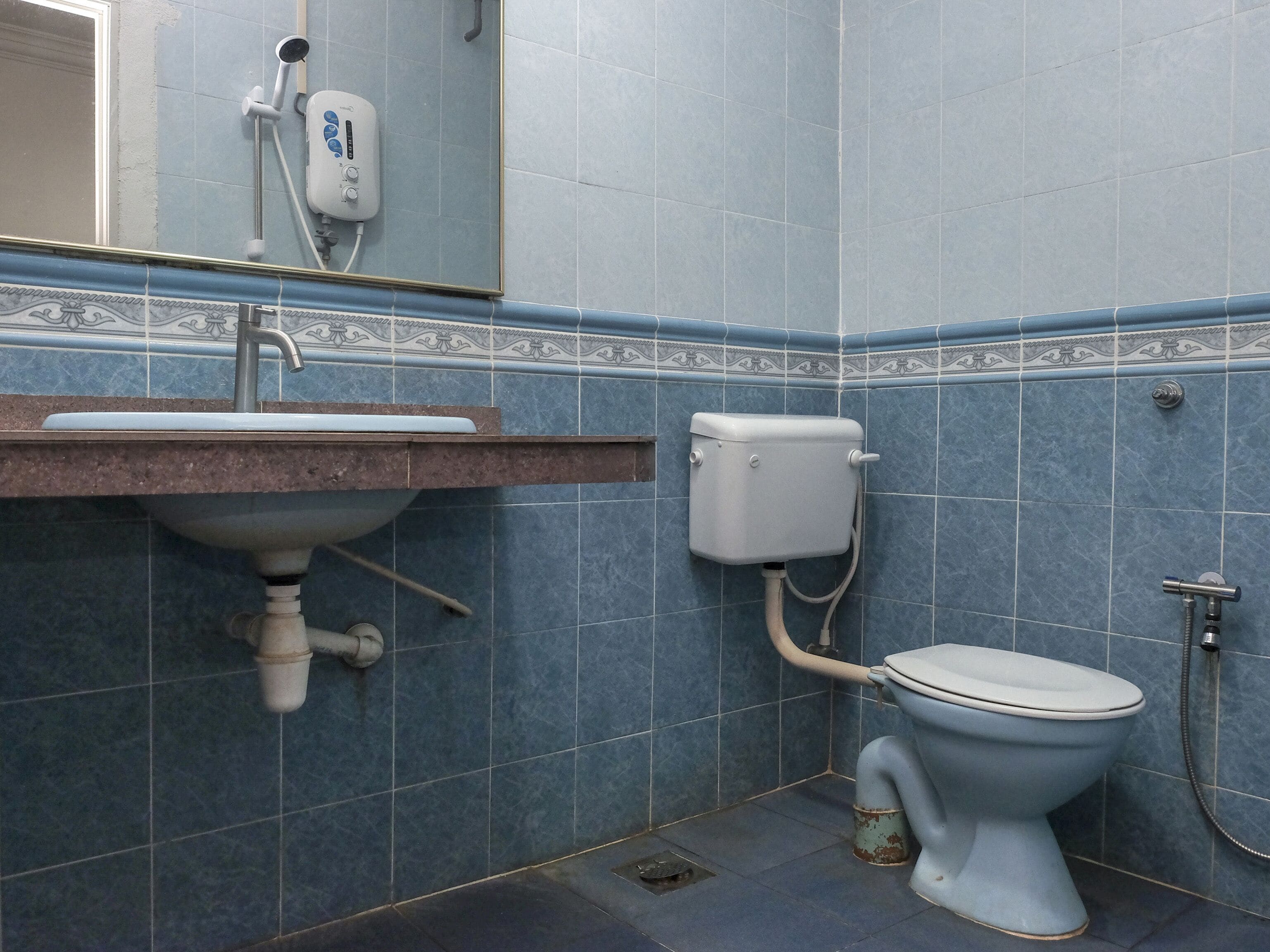 Suite familiar | Baño | Ducha, artículos de higiene personal gratuitos, bidé y toallas