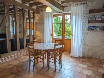 Charming 2-Bedroom Rural House with Private Terrace Near Fontainebleau