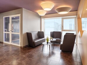 Lobby - B&B Hotel Heilbronn (Heilbronn)
