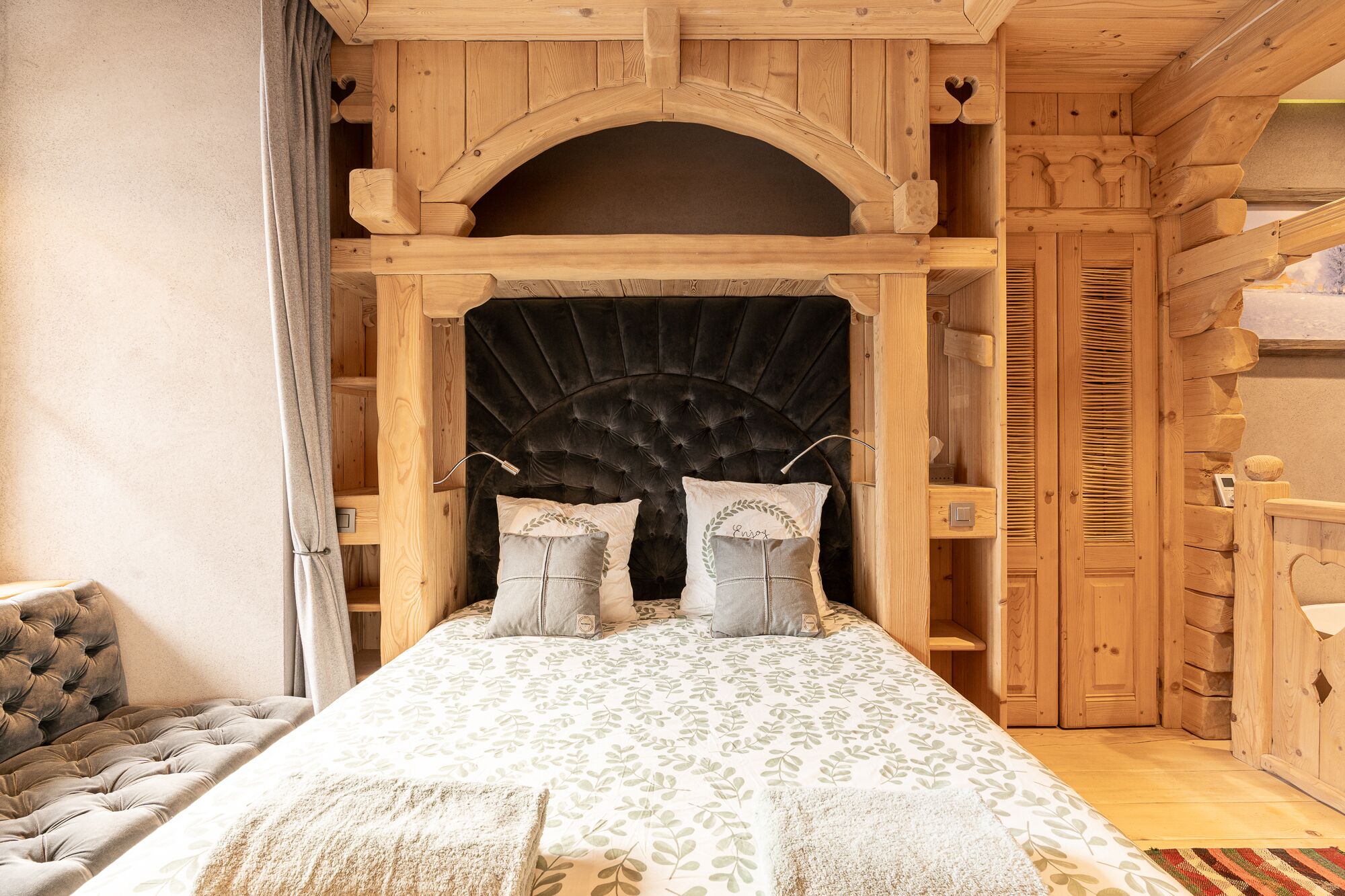 Central 2 bed Chamonix Apartment with Parking