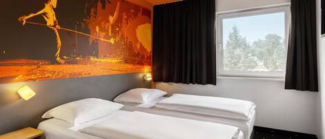 Soundproofing, free WiFi, bed sheets