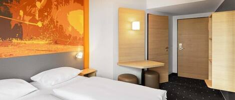 Soundproofing, free WiFi, bed sheets