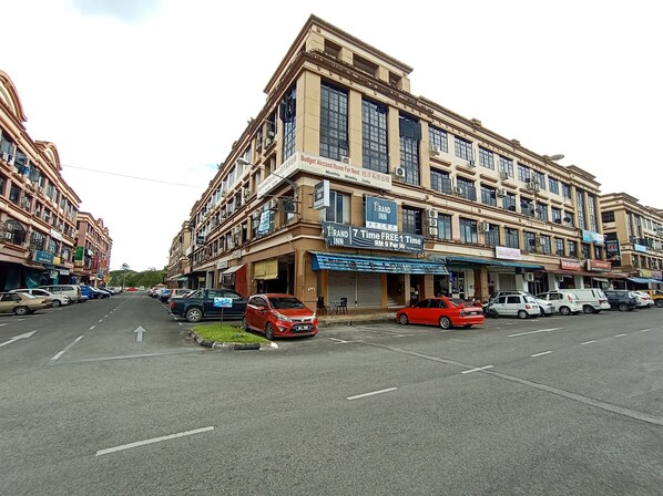 Exterior - Hotel O Grand Vista (Kuching)