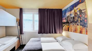 Hypo-allergenic bedding, desk, soundproofing, free WiFi