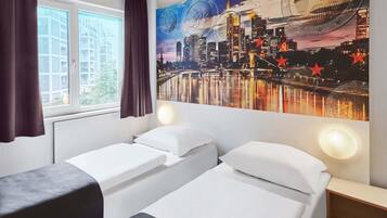 Chambre avec lits jumeaux | Literie hypoallergénique, bureau, chambres insonorisées, Wi-Fi gratuit