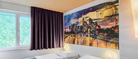 Hypo-allergenic bedding, desk, soundproofing, free WiFi