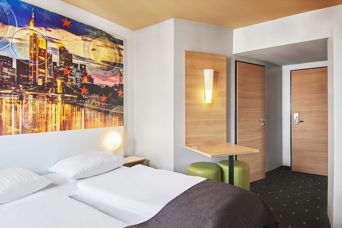 Double Room | Hypo-allergenic bedding, desk, soundproofing, free WiFi