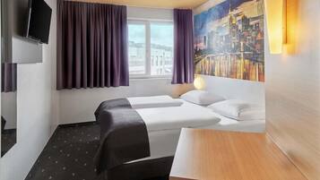 Doppelzimmer | Allergikerbettwaren, Schreibtisch, schallisolierte Zimmer