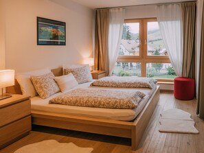 3 bedrooms, iron/ironing board - 1: Three-room Apartment With Panoramic View (Badia)